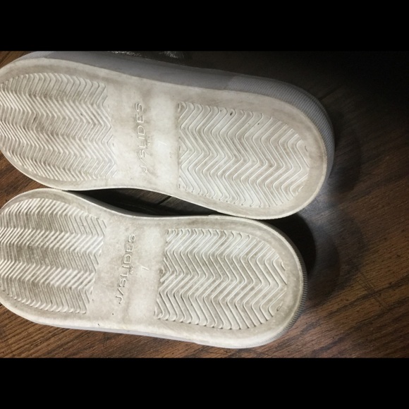 J/ SLIDE SNEAKERS GOLD 7 ribbon worn 3X slip ons - Picture 5 of 6